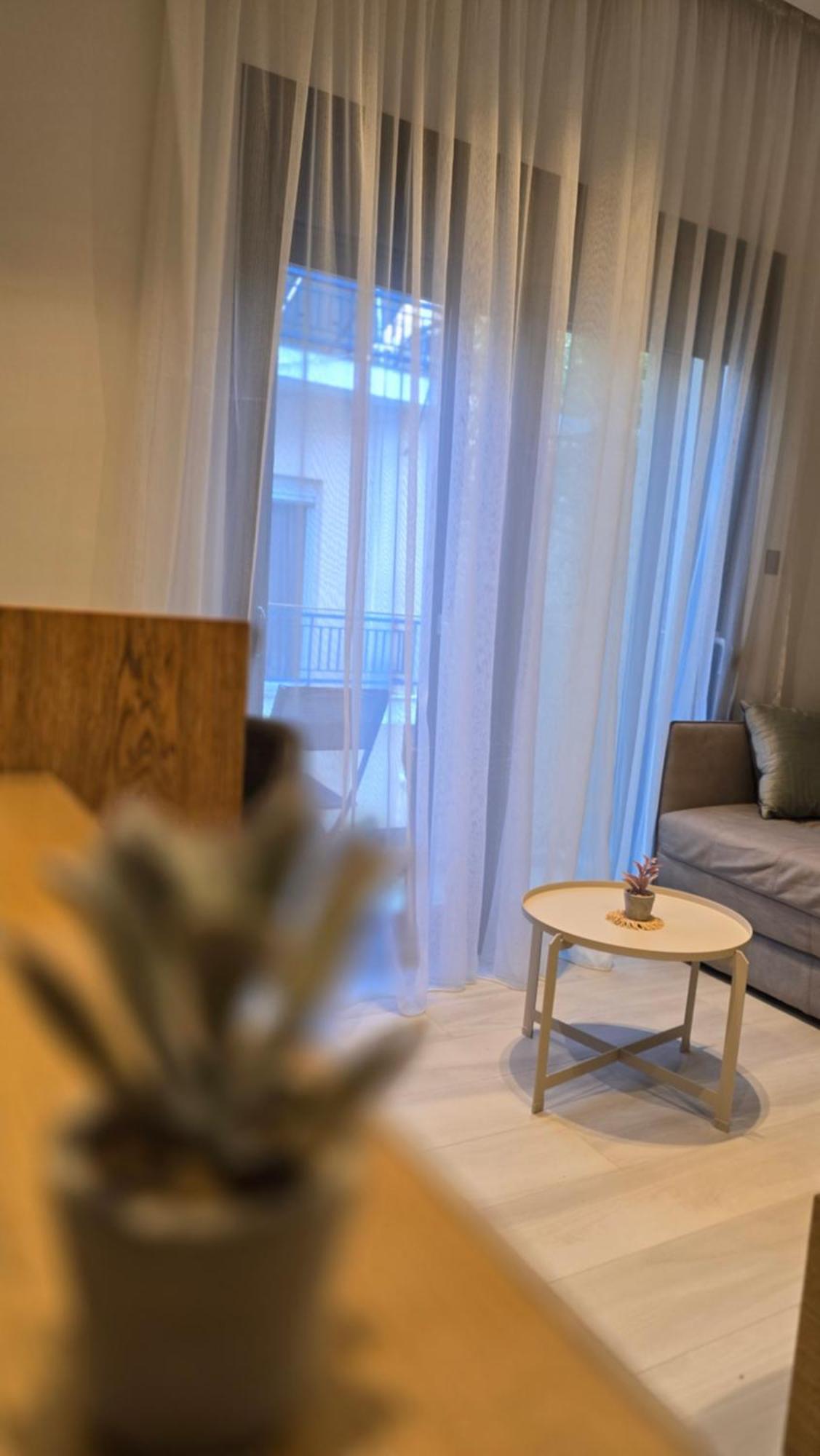 Meligeo Suites Center Of Янина Екстериор снимка