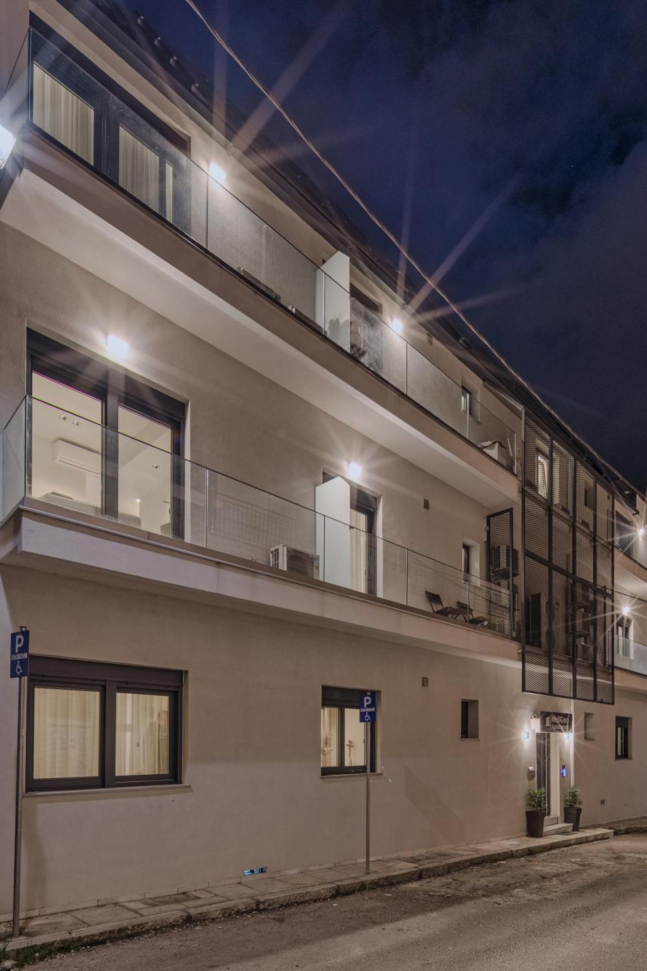 Meligeo Suites Center Of Янина Екстериор снимка