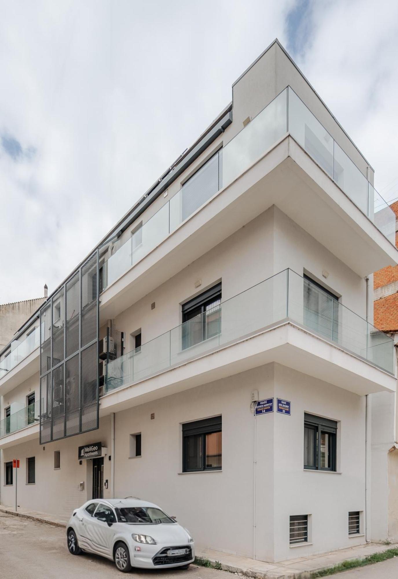 Meligeo Suites Center Of Янина Екстериор снимка